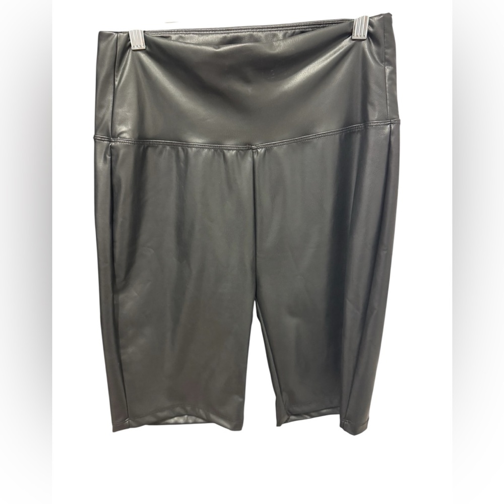 Black Faux Leather Women Shorts sz xl